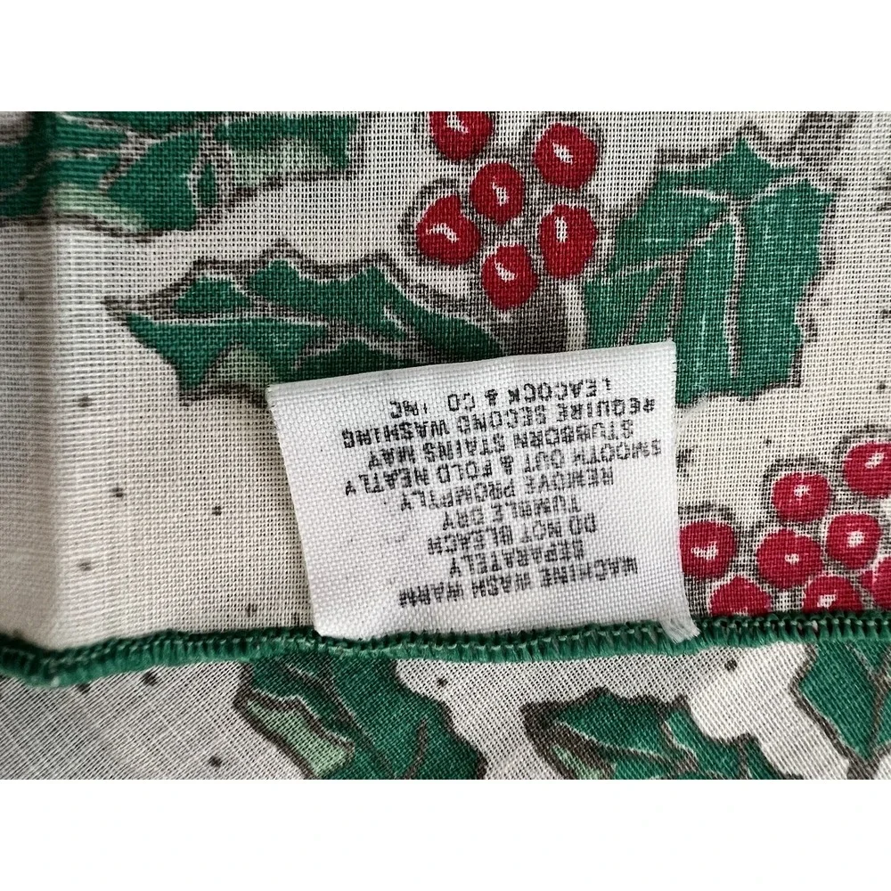 Leacock English Holly Square Christmas Table Cloth 52
